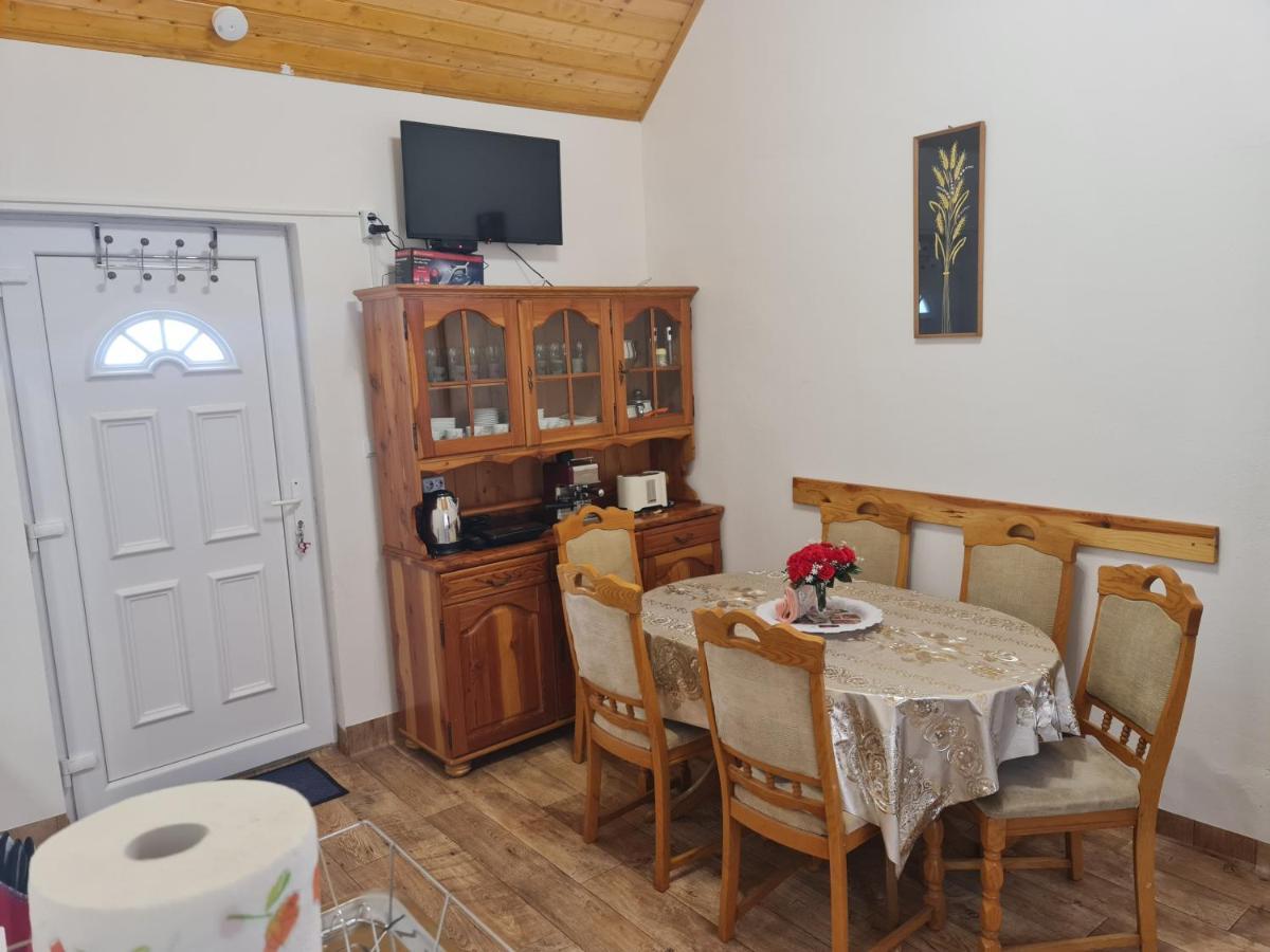 Апартаменты Hobby Vendeghaz Кишкунмайша Экстерьер фото